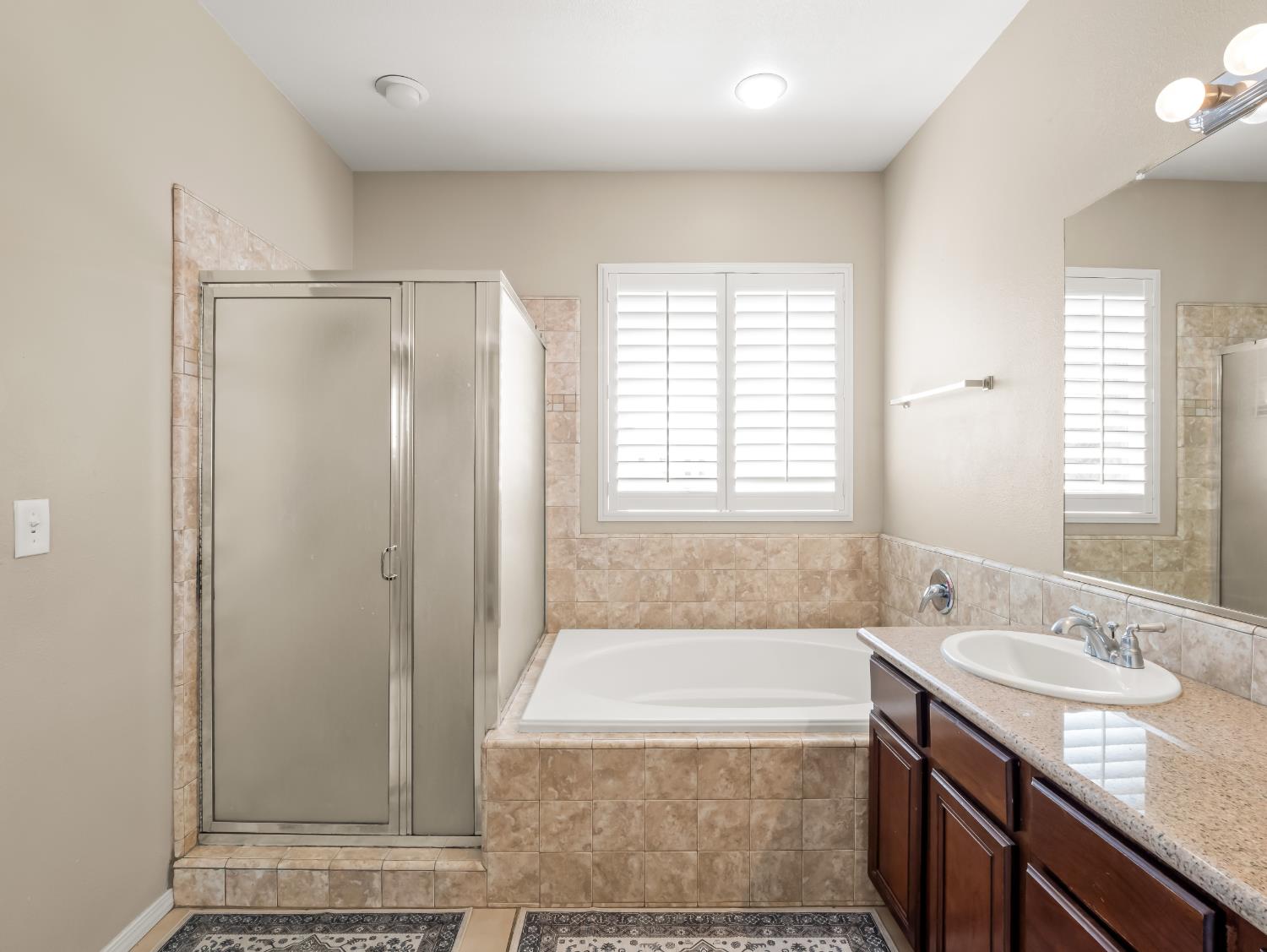 732 W Tivoli Ln, Clovis, CA 93619