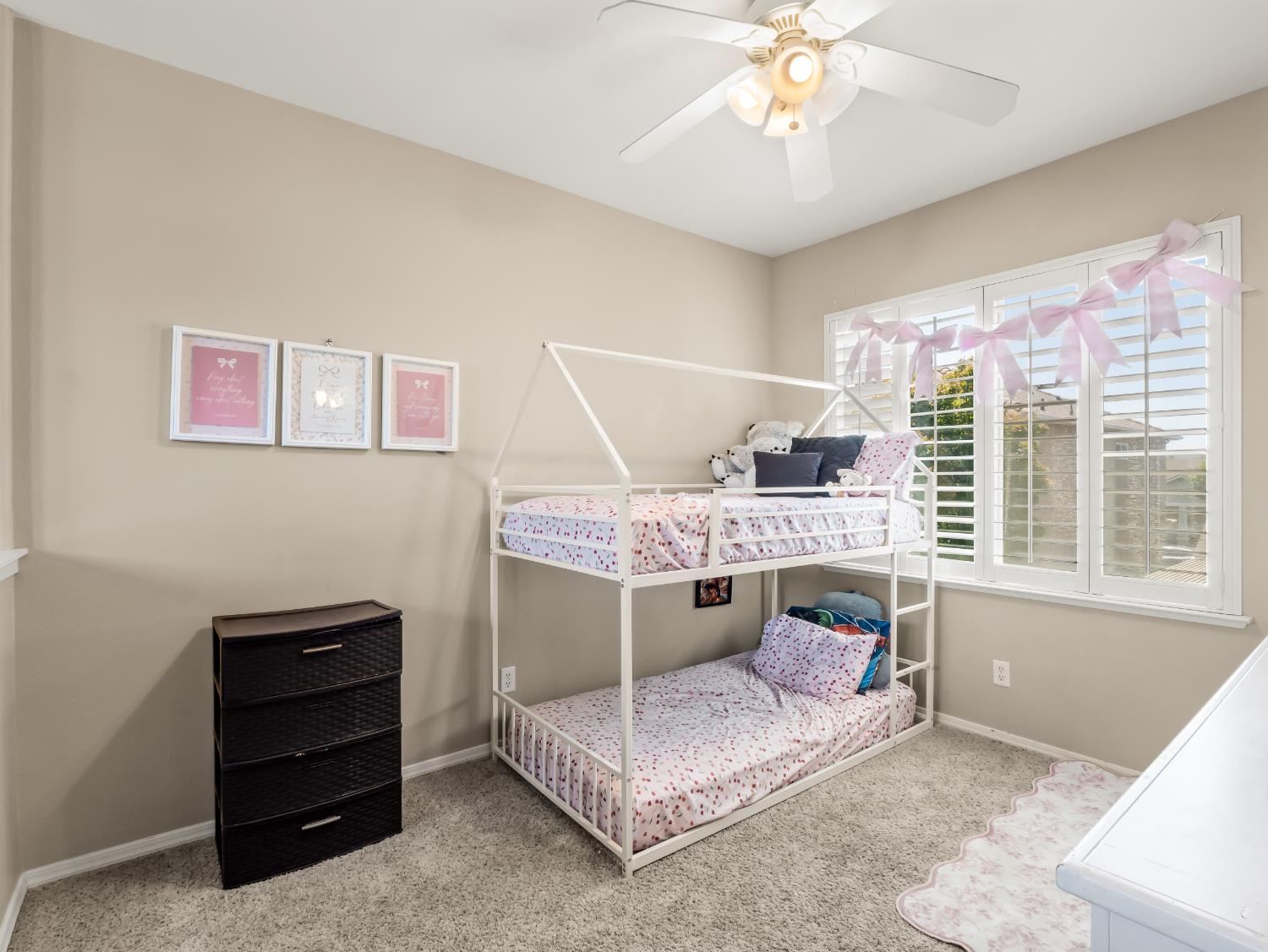 732 W Tivoli Ln, Clovis, CA 93619