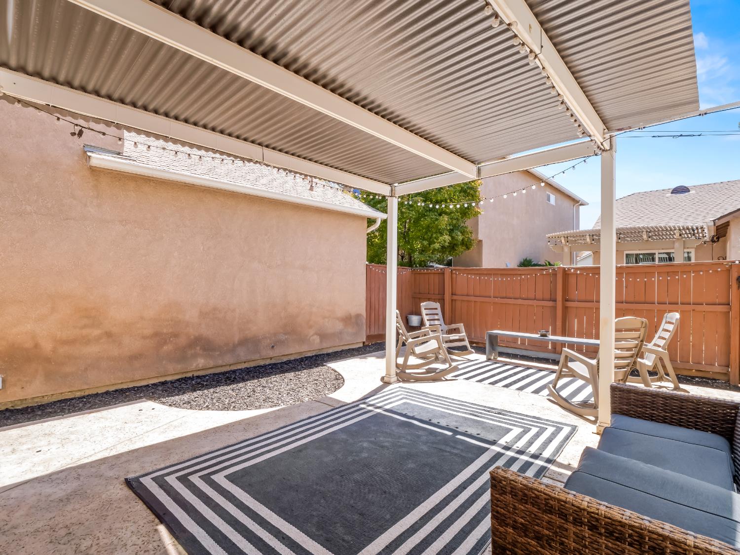 732 W Tivoli Ln, Clovis, CA 93619