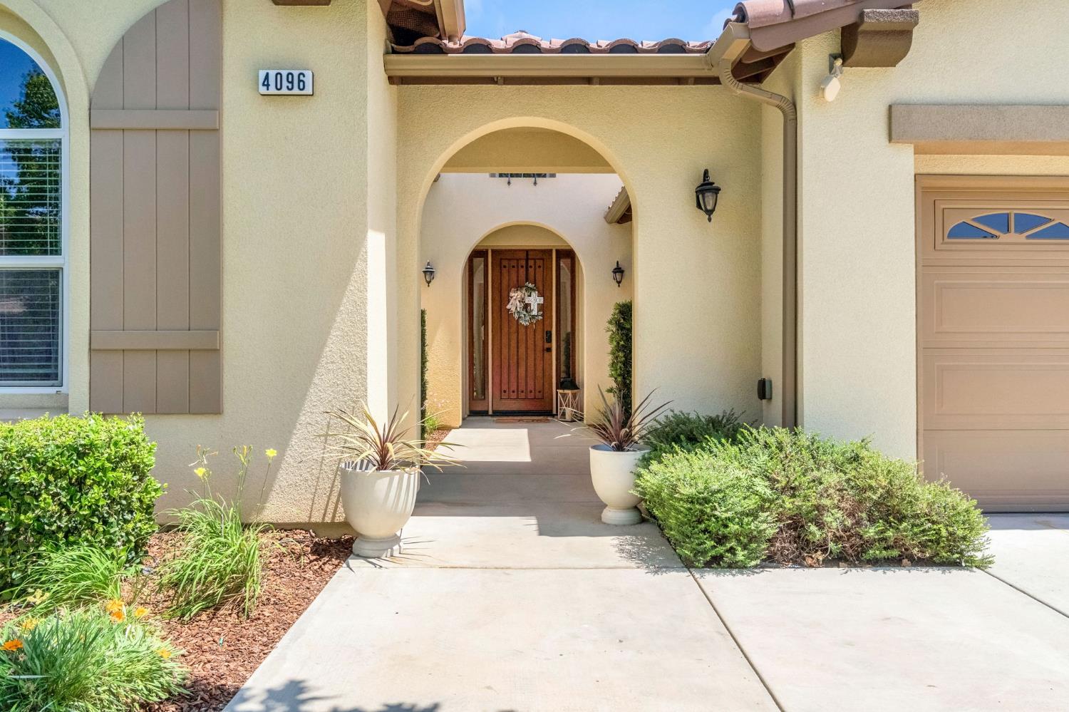 4096 N Newport Bay, Clovis, CA 93619