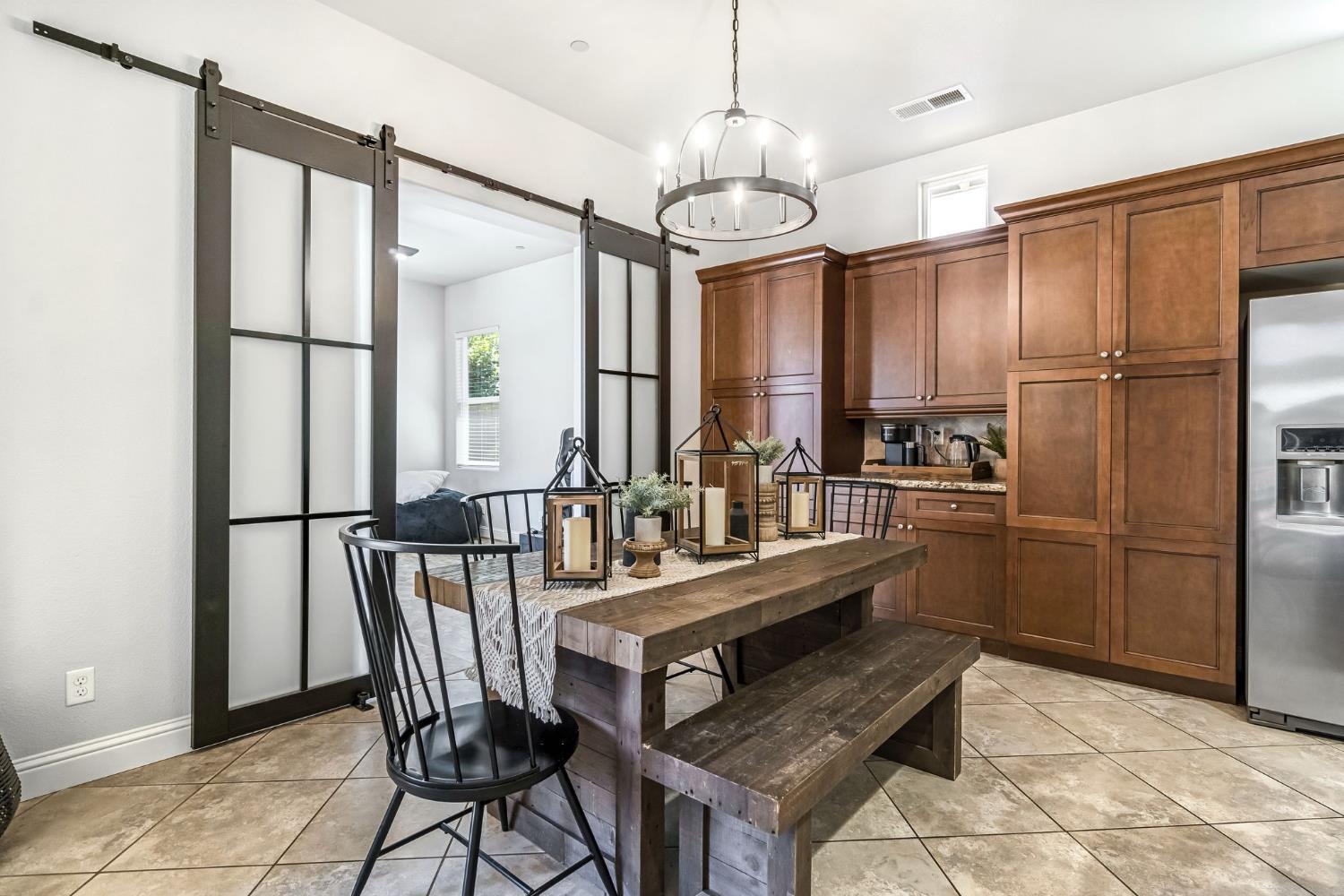 4096 N Newport Bay, Clovis, CA 93619