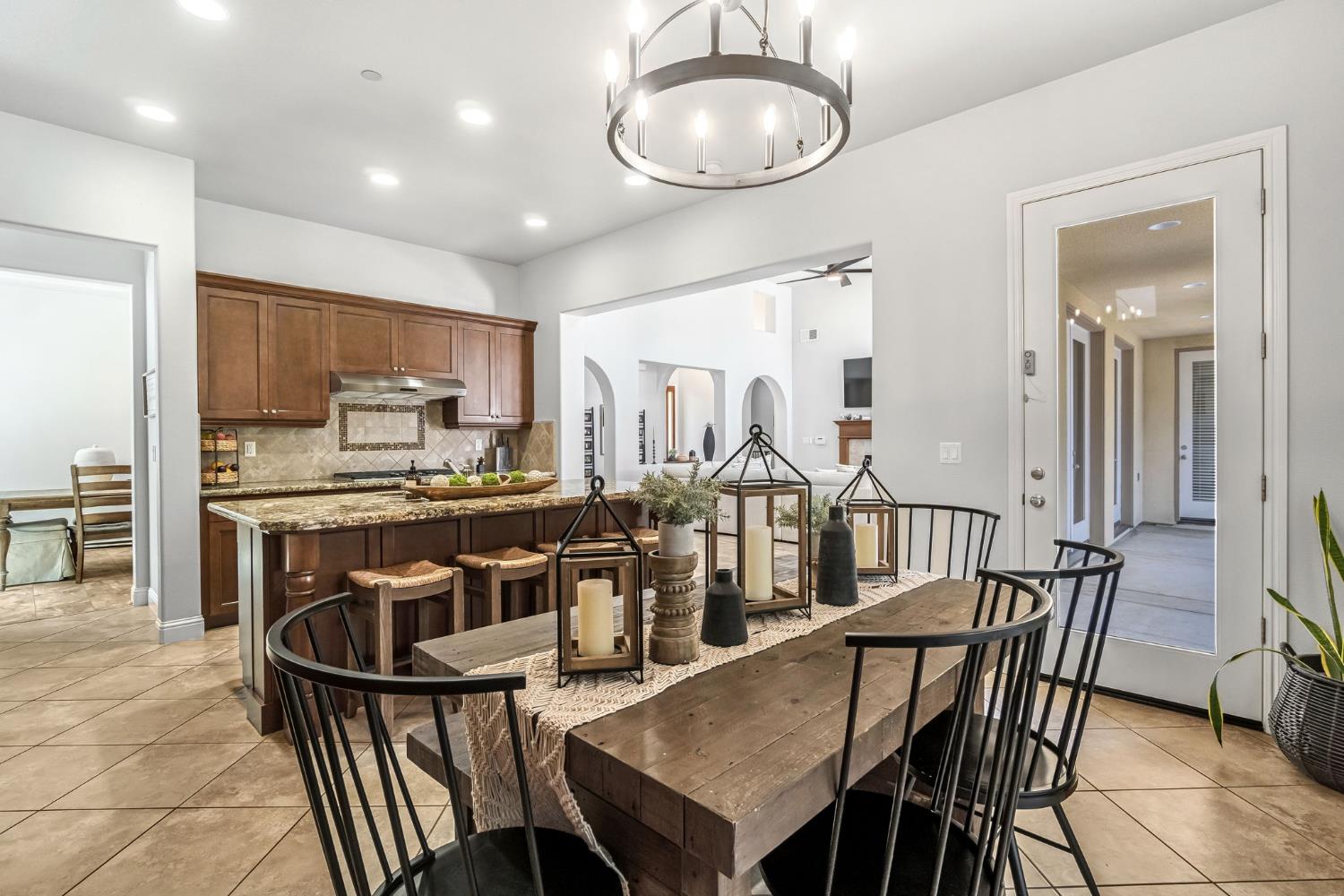4096 N Newport Bay, Clovis, CA 93619