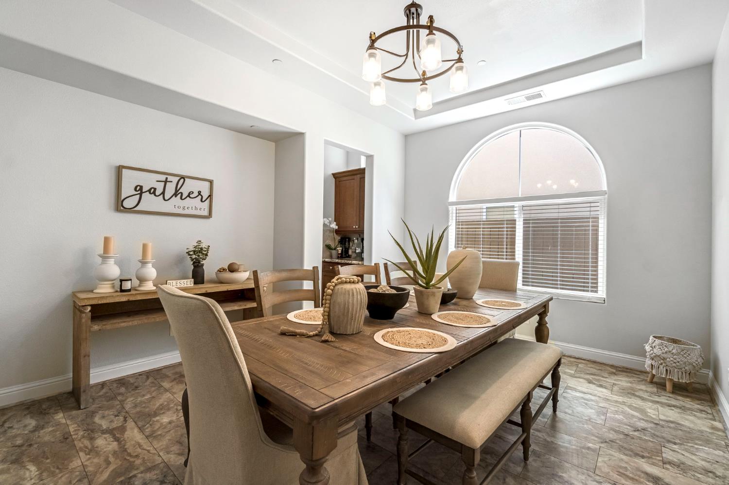 4096 N Newport Bay, Clovis, CA 93619