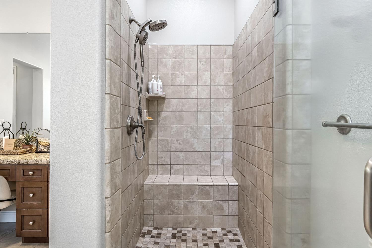 4096 N Newport Bay, Clovis, CA 93619