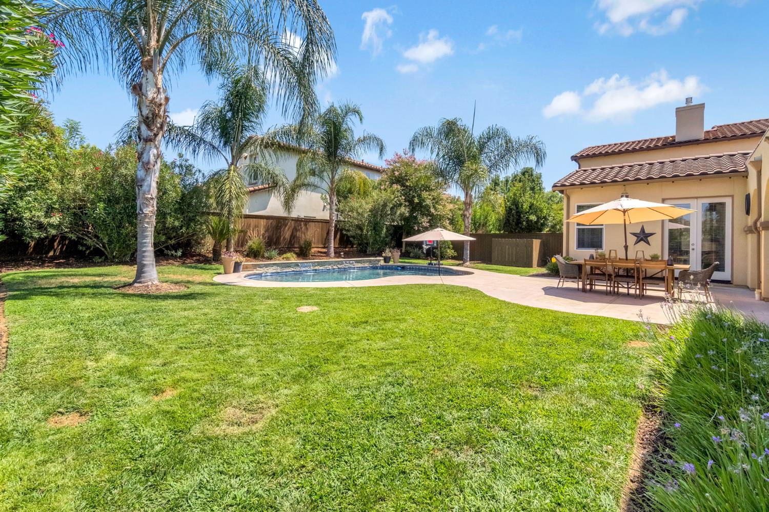 4096 N Newport Bay, Clovis, CA 93619