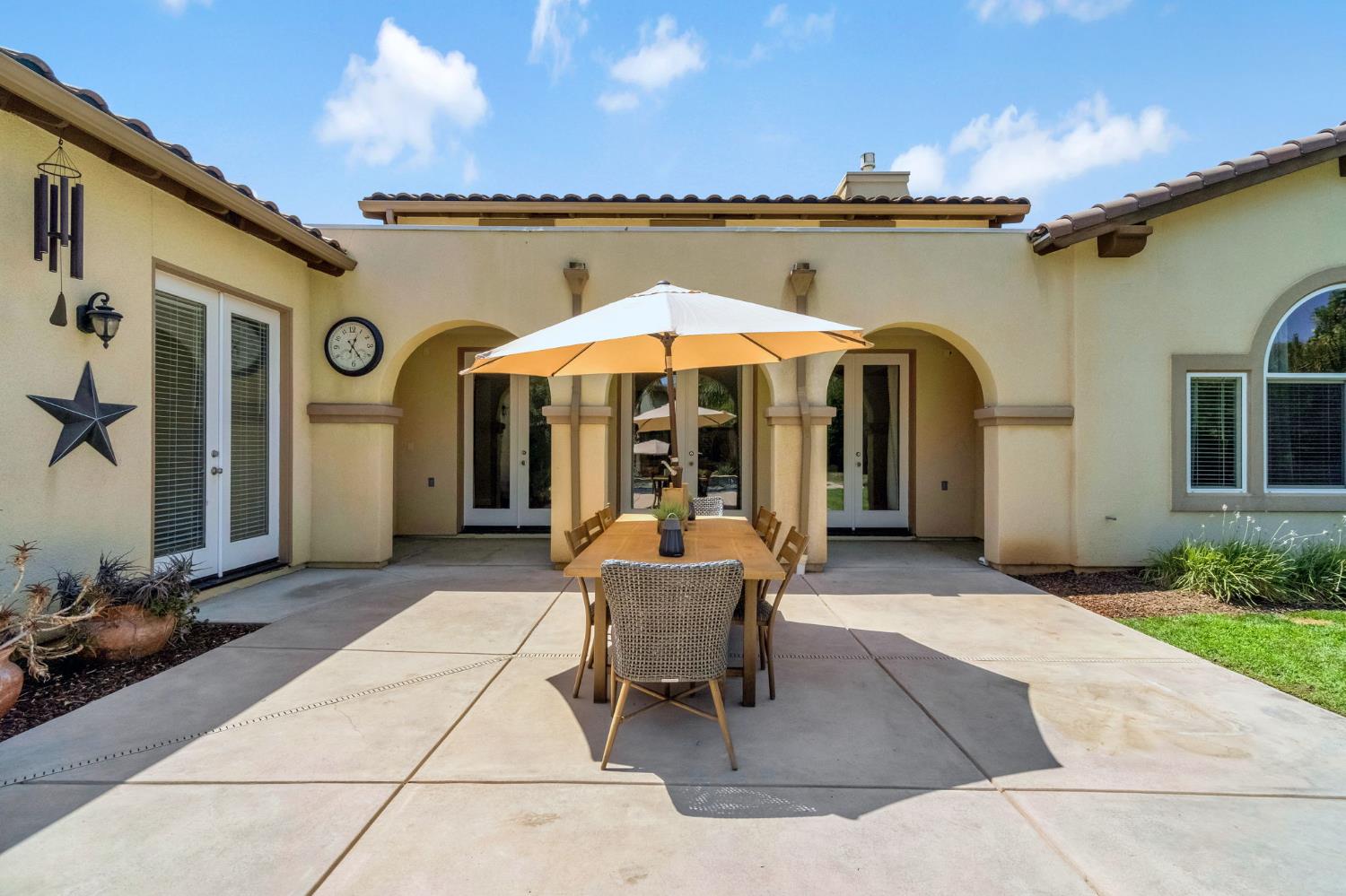 4096 N Newport Bay, Clovis, CA 93619