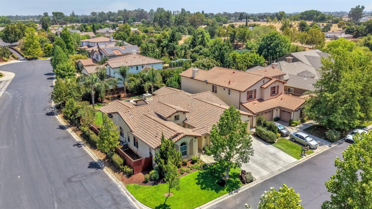 4096 N Newport Bay, Clovis, CA 93619