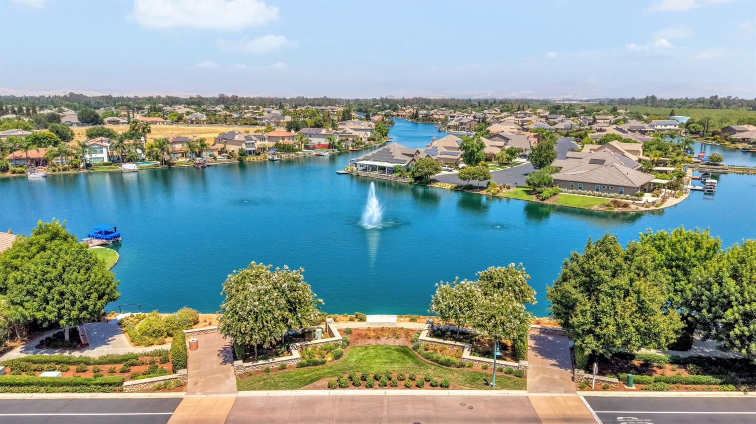 4096 N Newport Bay, Clovis, CA 93619