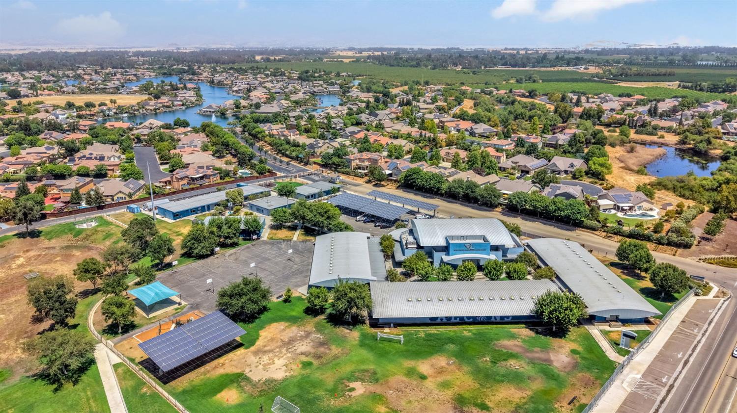 4096 N Newport Bay, Clovis, CA 93619