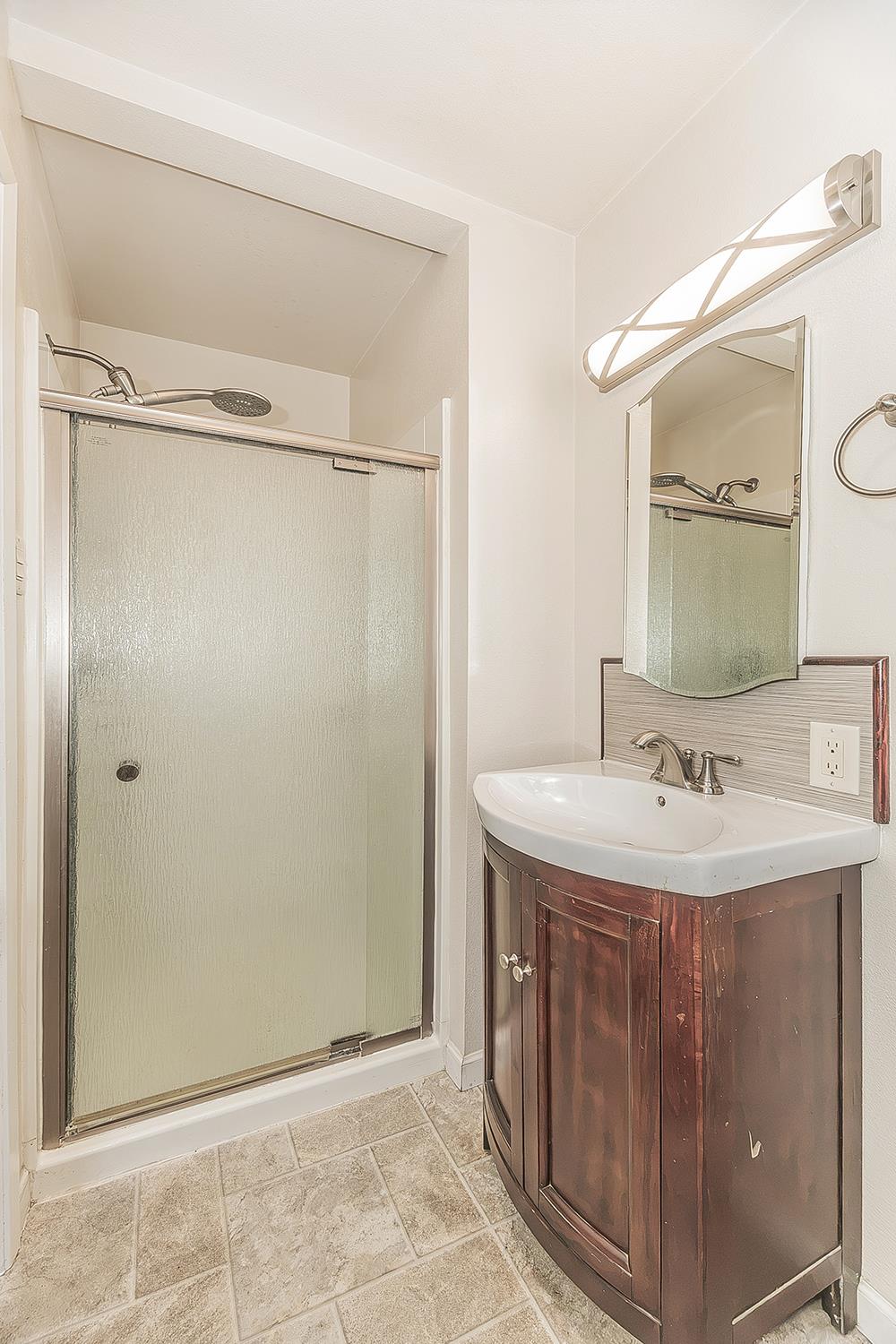2014 N Kensington Way, Hanford, CA 93230