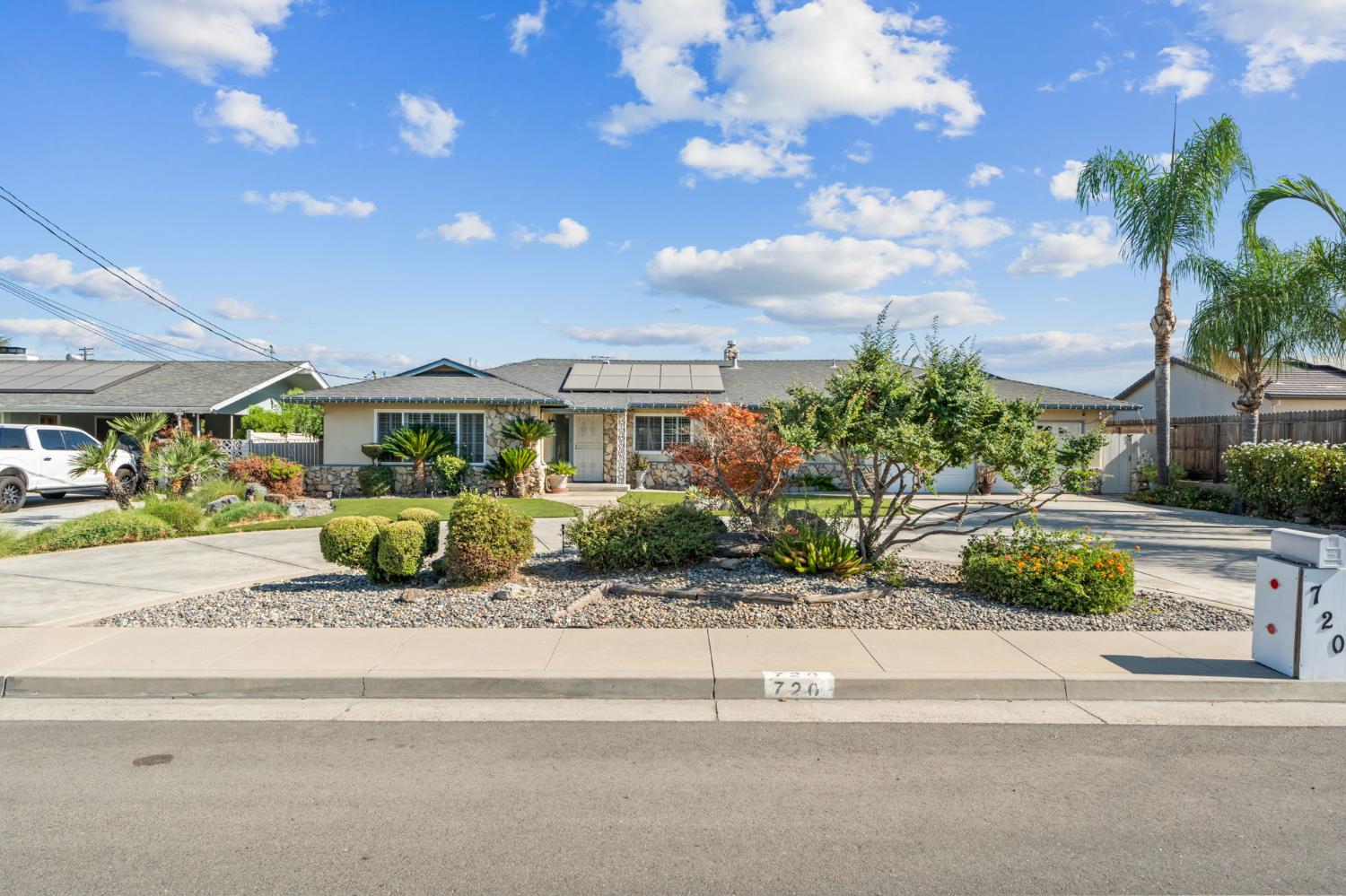 720 E Adams Ave, Fowler, CA 93625