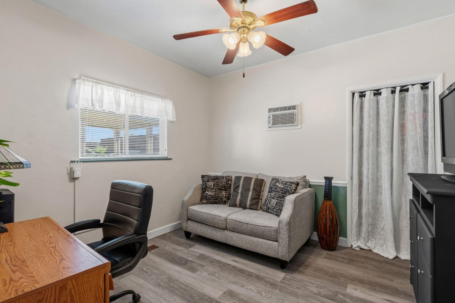 720 E Adams Ave, Fowler, CA 93625