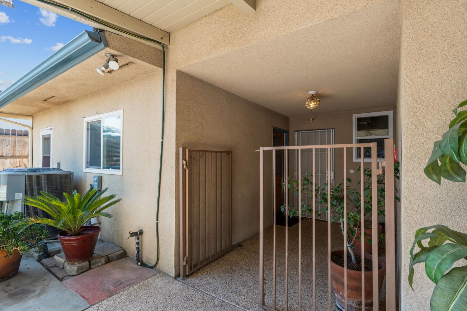 720 E Adams Ave, Fowler, CA 93625