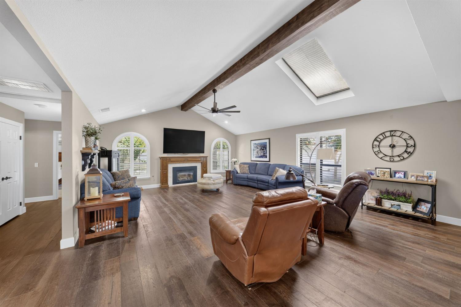 28 Seasons Ct, Madera, CA 93637