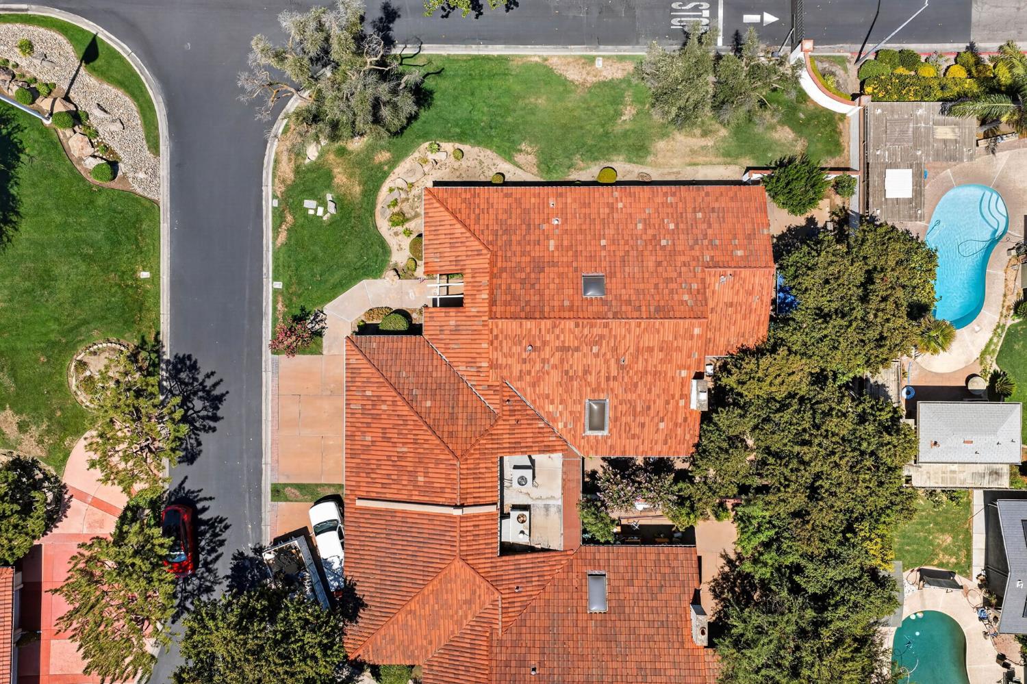 28 Seasons Ct, Madera, CA 93637
