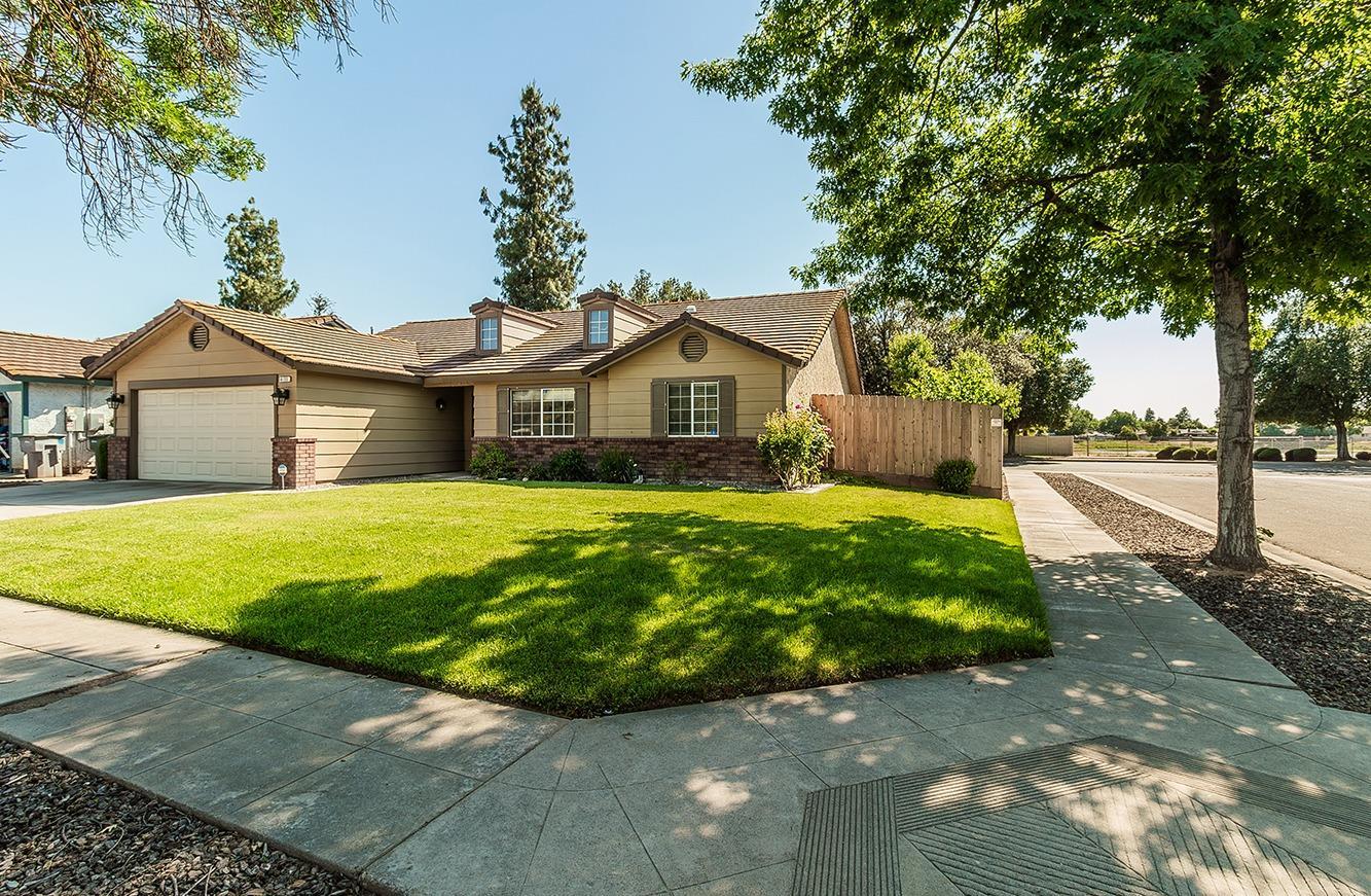6155 N Haslam Ave, Fresno, CA 93711