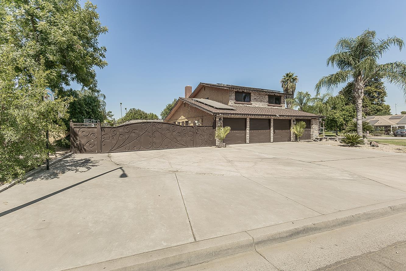 1534 S Sylmar Ave, Fresno, CA 93727