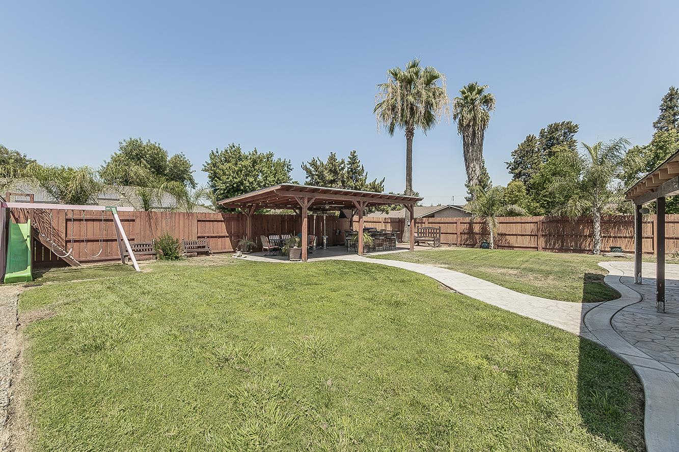 1534 S Sylmar Ave, Fresno, CA 93727
