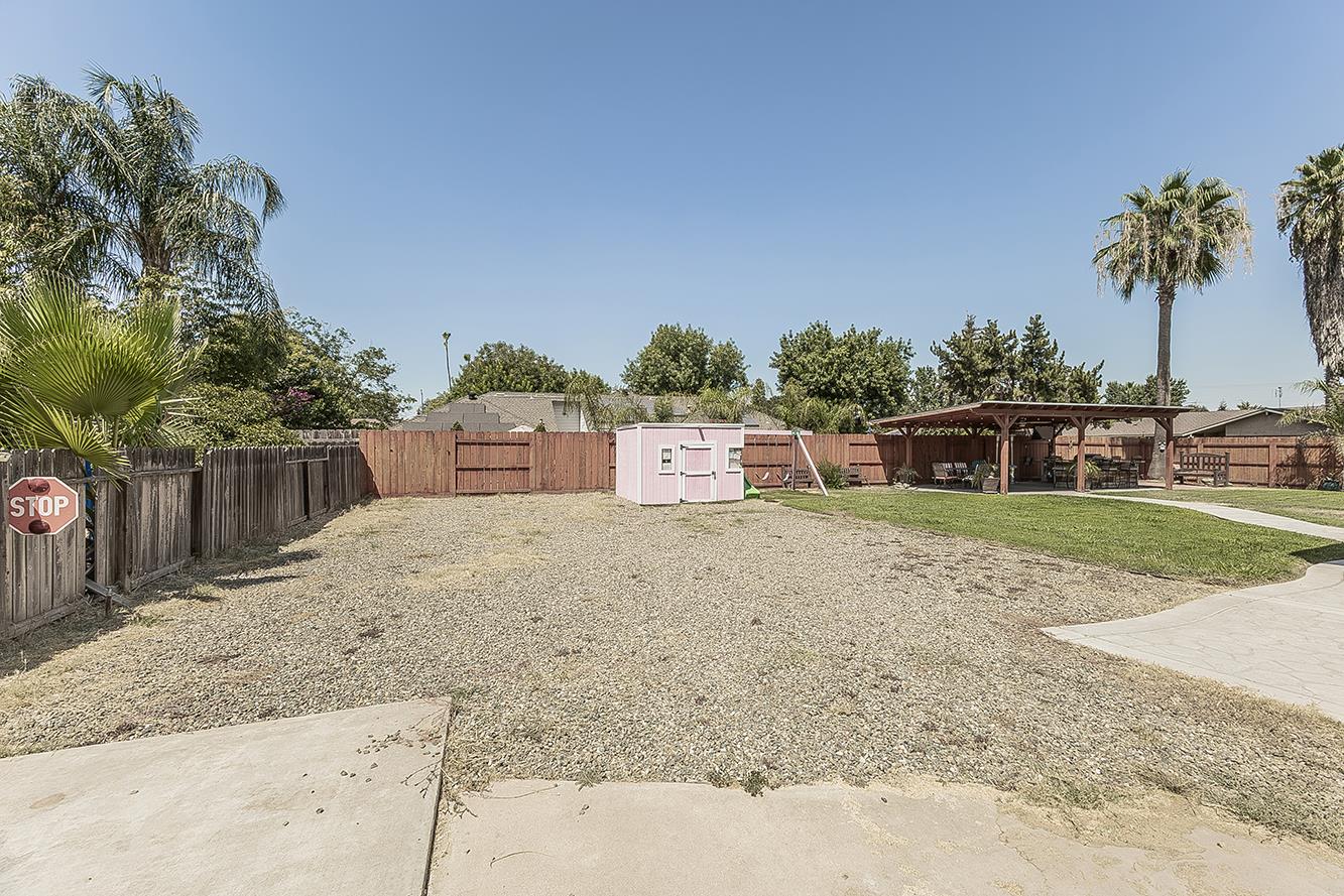 1534 S Sylmar Ave, Fresno, CA 93727