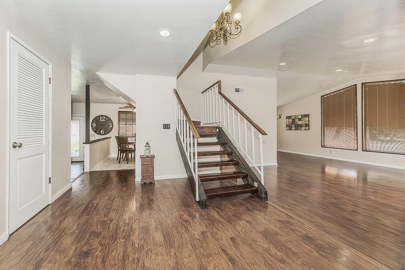 1534 S Sylmar Ave, Fresno, CA 93727