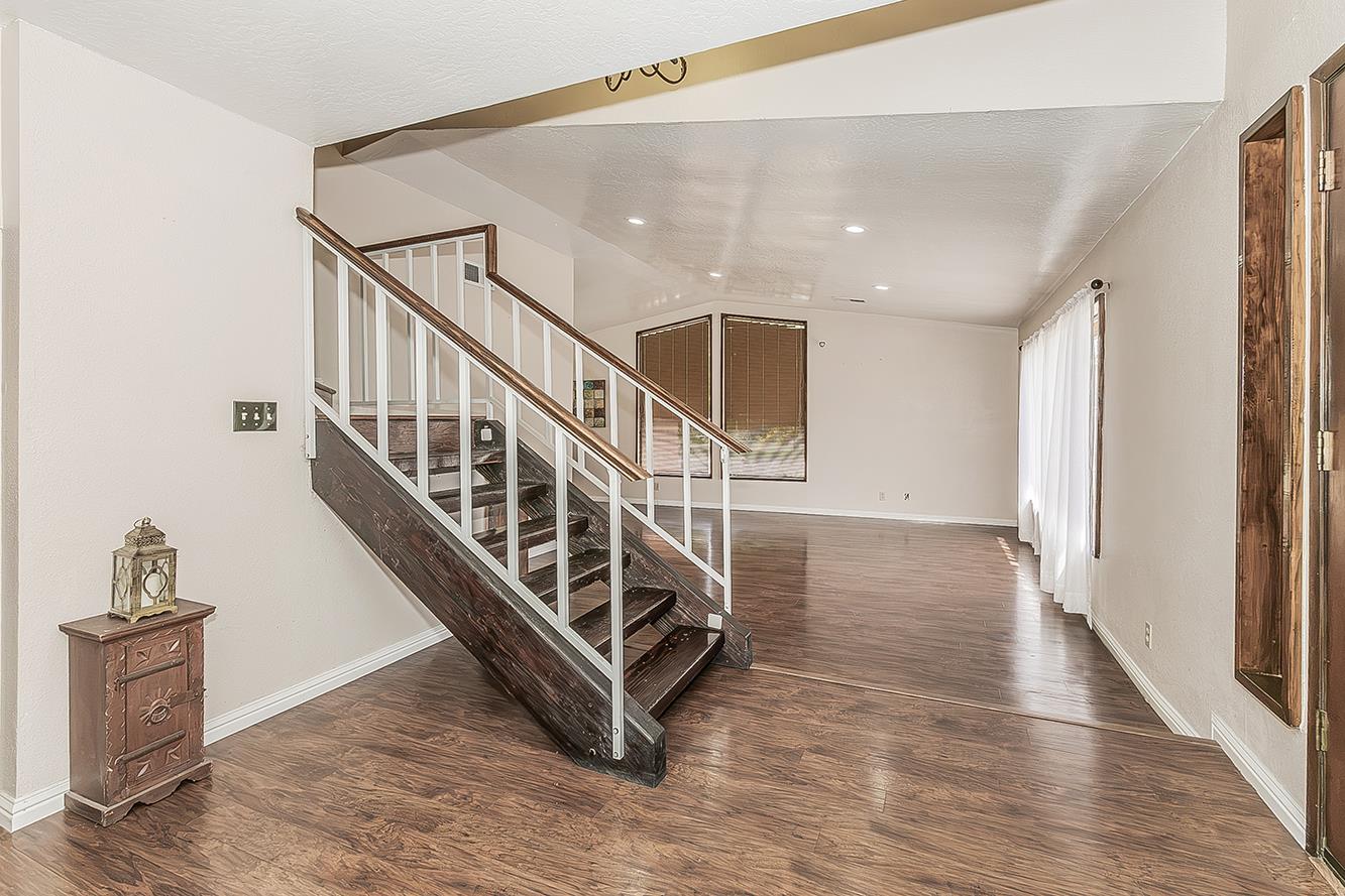 1534 S Sylmar Ave, Fresno, CA 93727