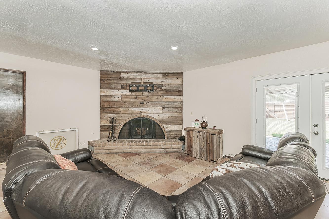1534 S Sylmar Ave, Fresno, CA 93727