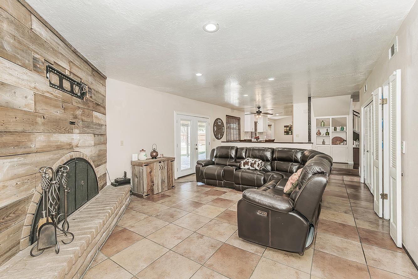 1534 S Sylmar Ave, Fresno, CA 93727