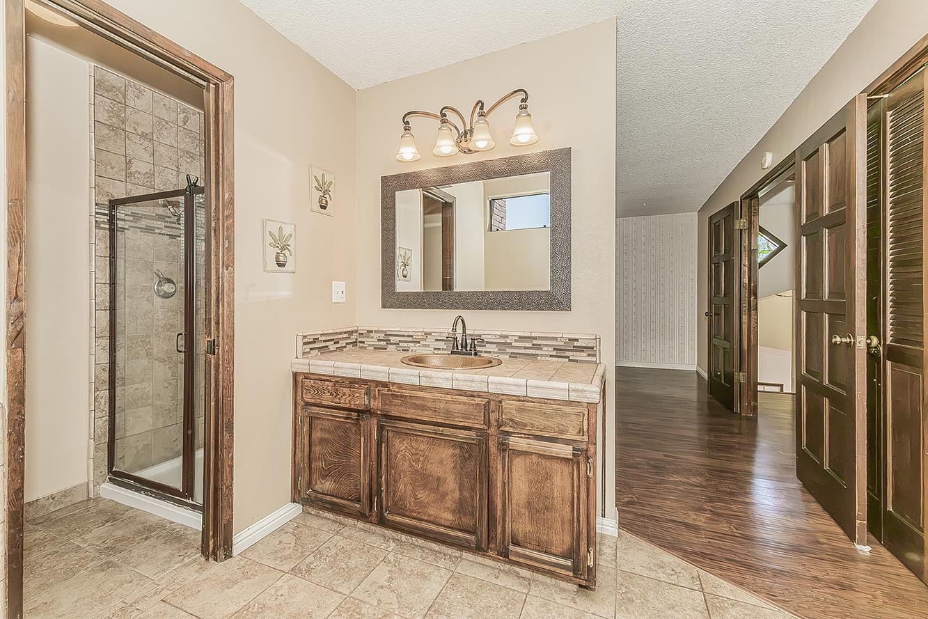 1534 S Sylmar Ave, Fresno, CA 93727