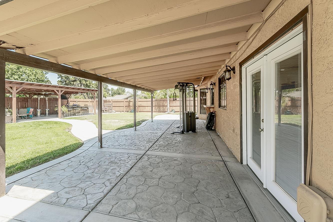 1534 S Sylmar Ave, Fresno, CA 93727