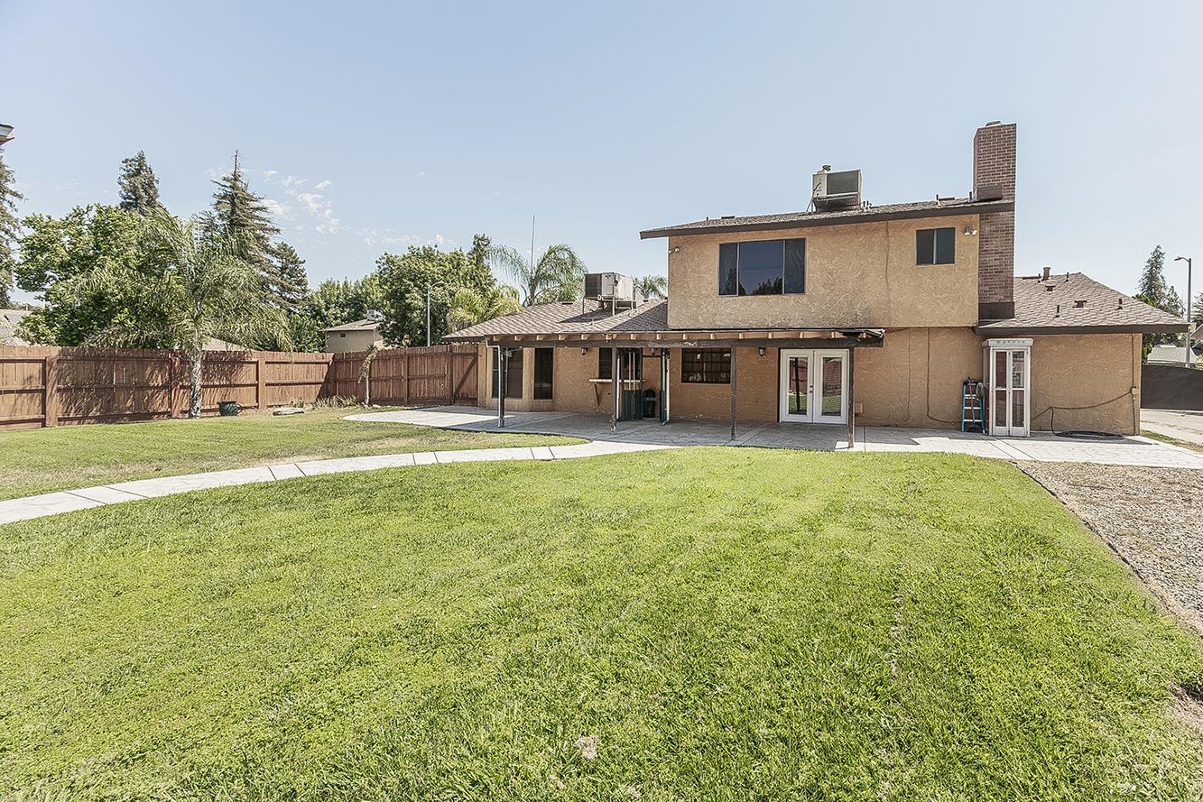 1534 S Sylmar Ave, Fresno, CA 93727