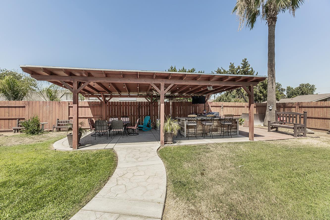 1534 S Sylmar Ave, Fresno, CA 93727