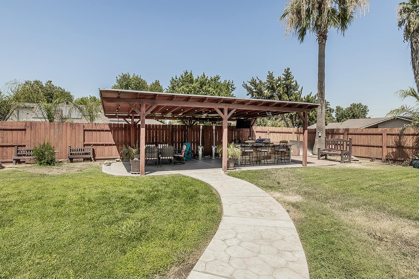 1534 S Sylmar Ave, Fresno, CA 93727