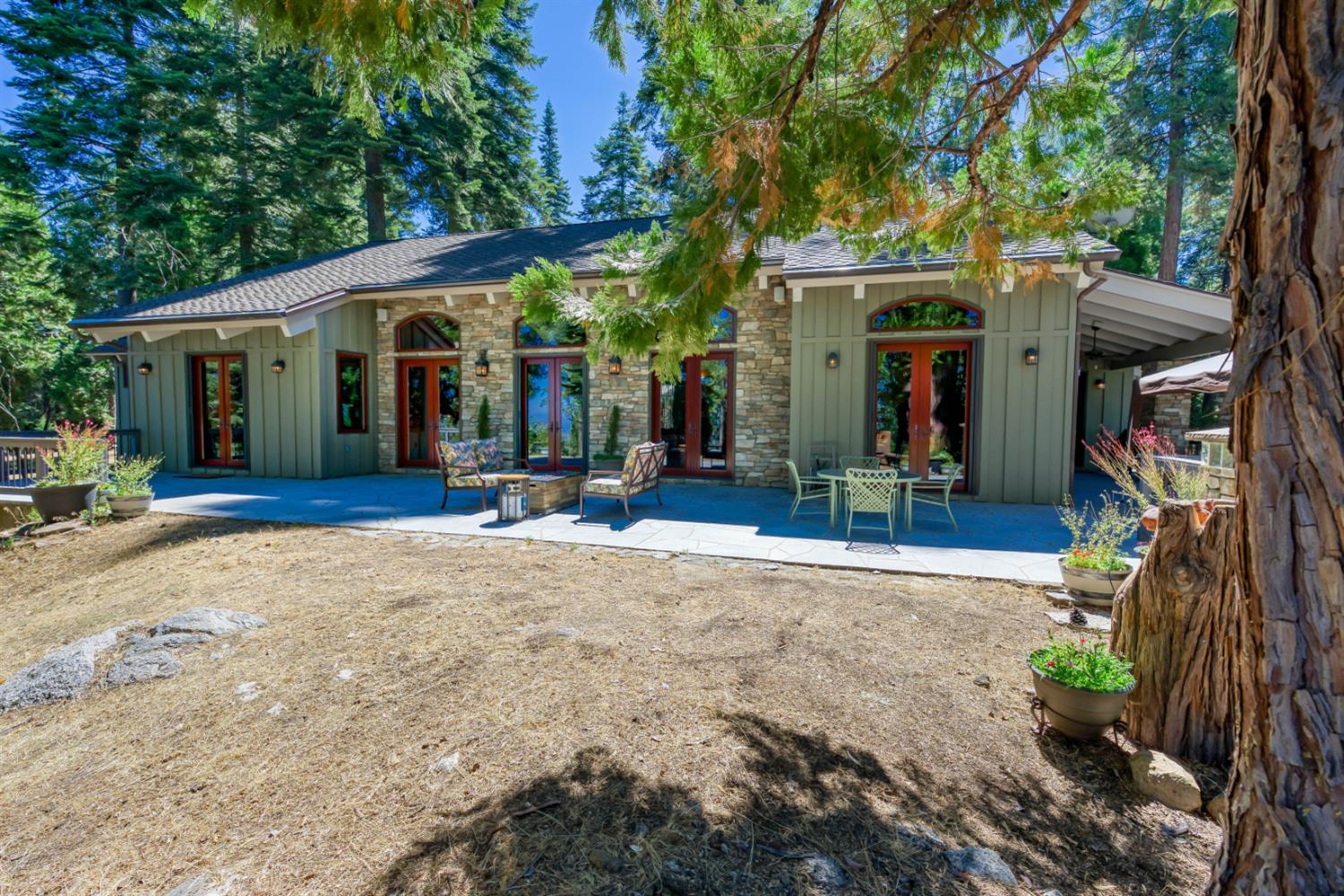 39155 Pitchwood Ln, Shaver Lake, CA 93664