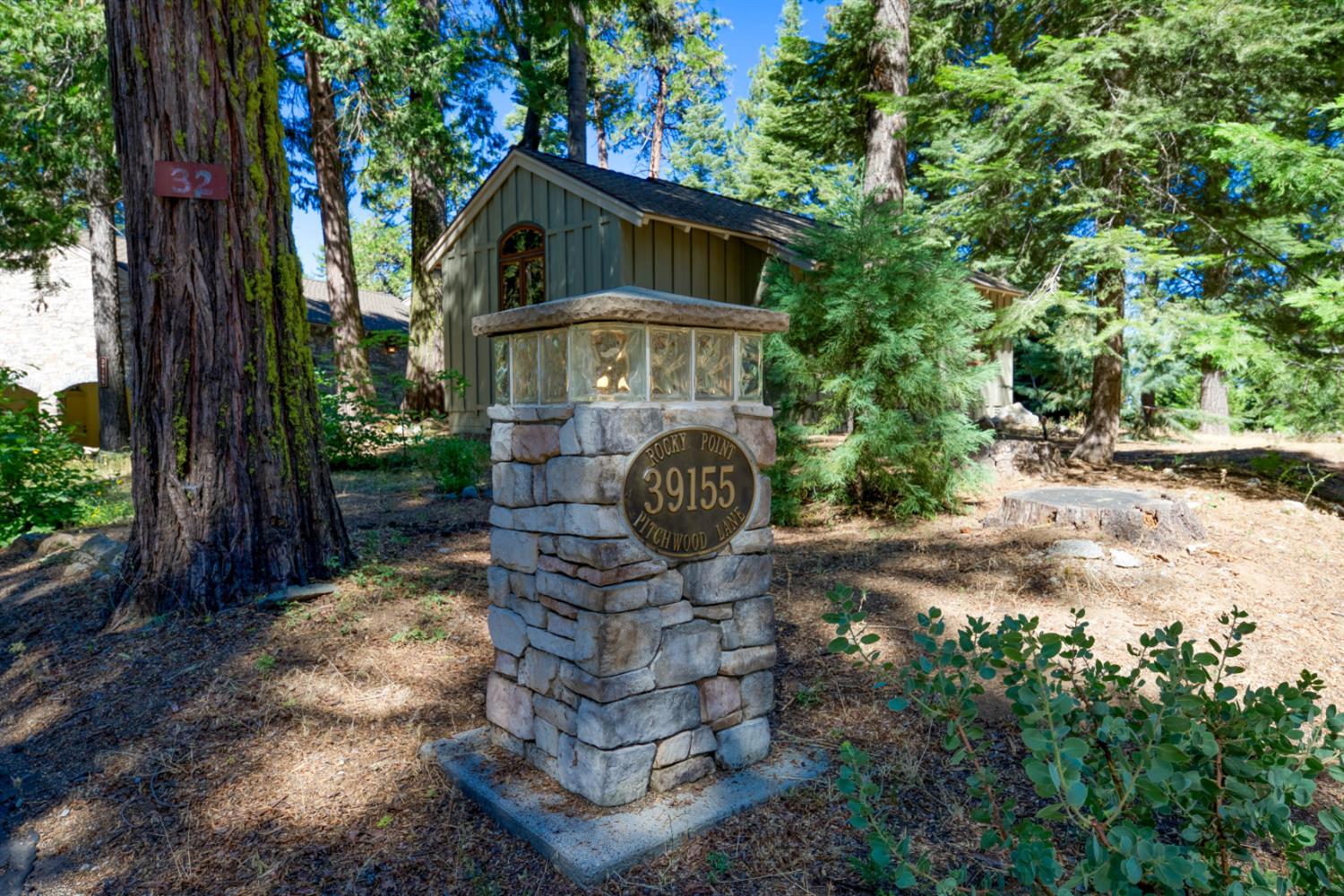 39155 Pitchwood Ln, Shaver Lake, CA 93664