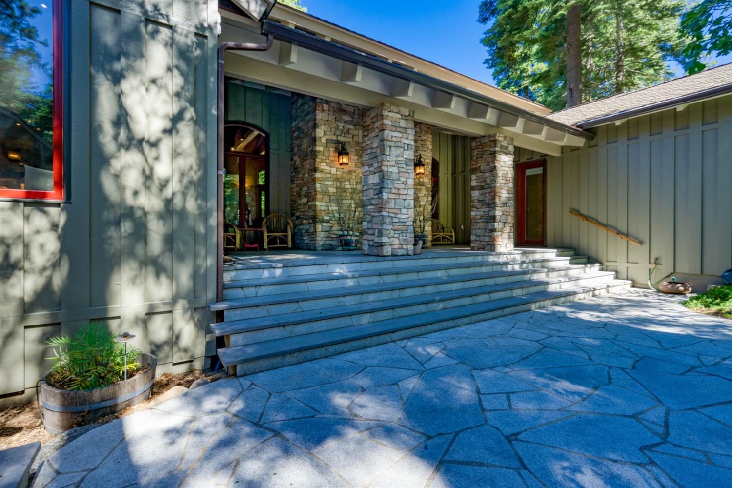 39155 Pitchwood Ln, Shaver Lake, CA 93664
