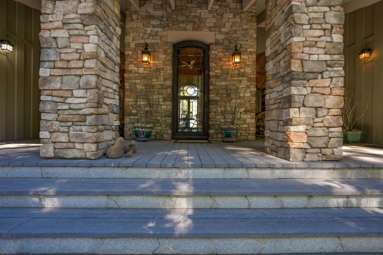 39155 Pitchwood Ln, Shaver Lake, CA 93664
