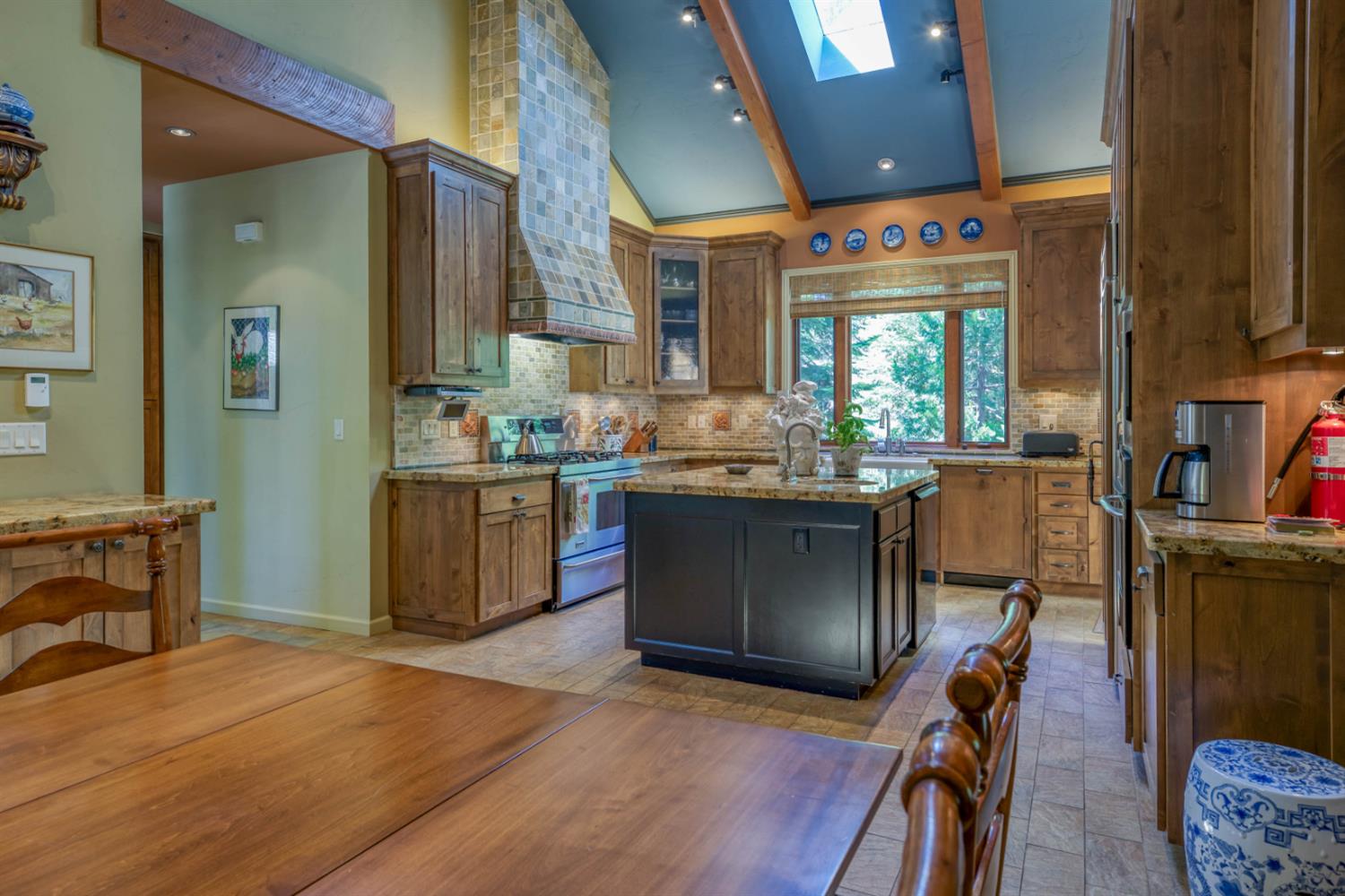 39155 Pitchwood Ln, Shaver Lake, CA 93664