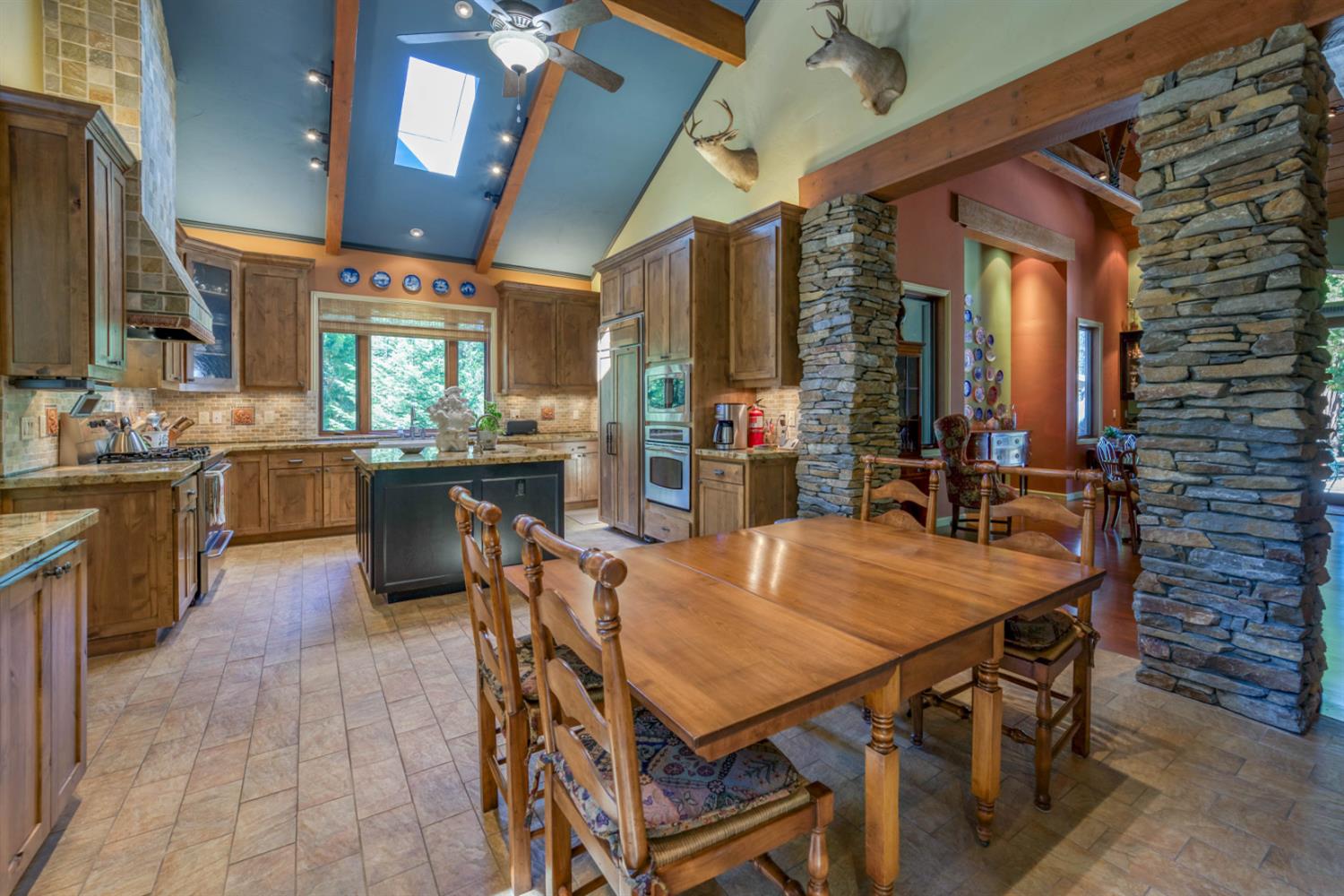 39155 Pitchwood Ln, Shaver Lake, CA 93664
