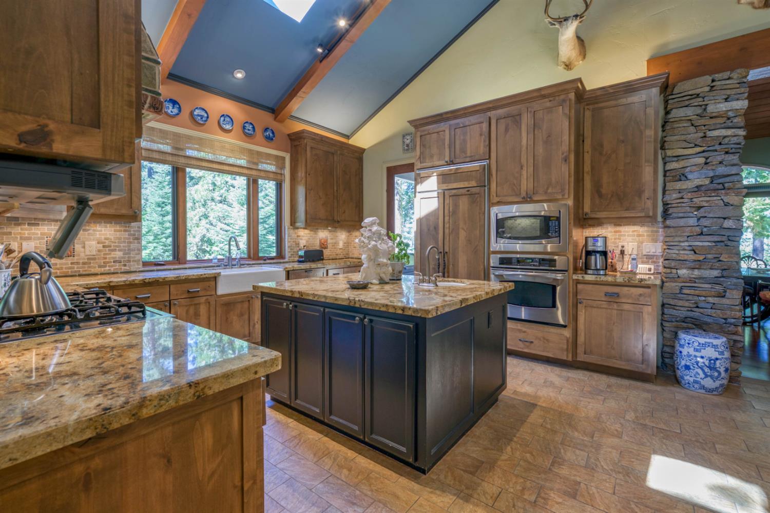 39155 Pitchwood Ln, Shaver Lake, CA 93664