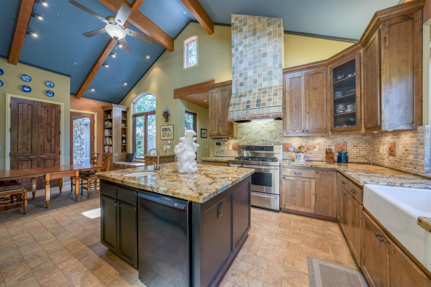 39155 Pitchwood Ln, Shaver Lake, CA 93664