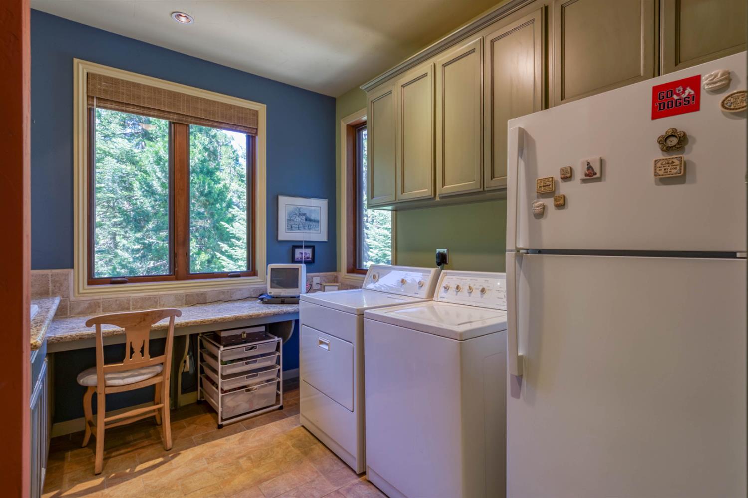 39155 Pitchwood Ln, Shaver Lake, CA 93664