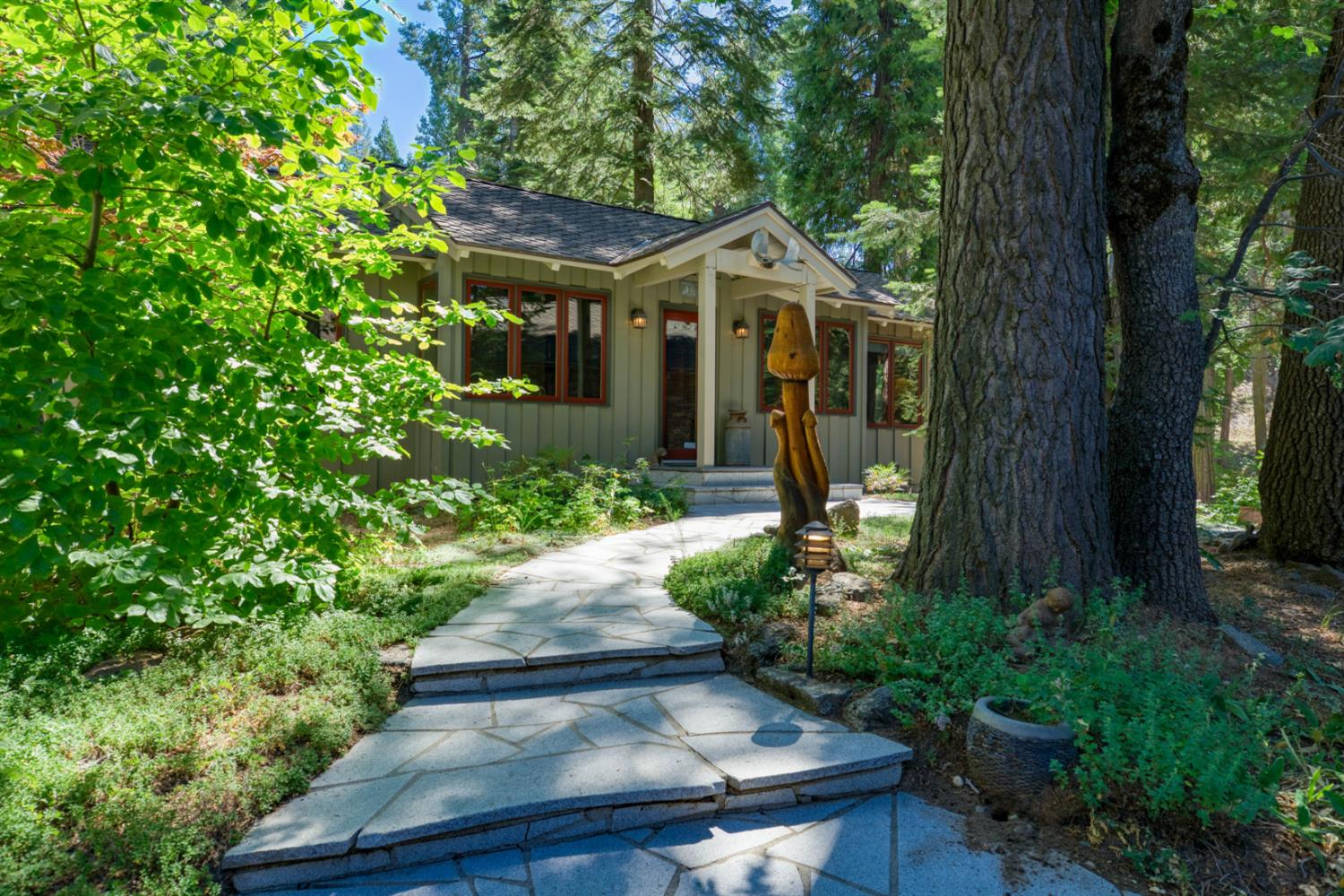 39155 Pitchwood Ln, Shaver Lake, CA 93664