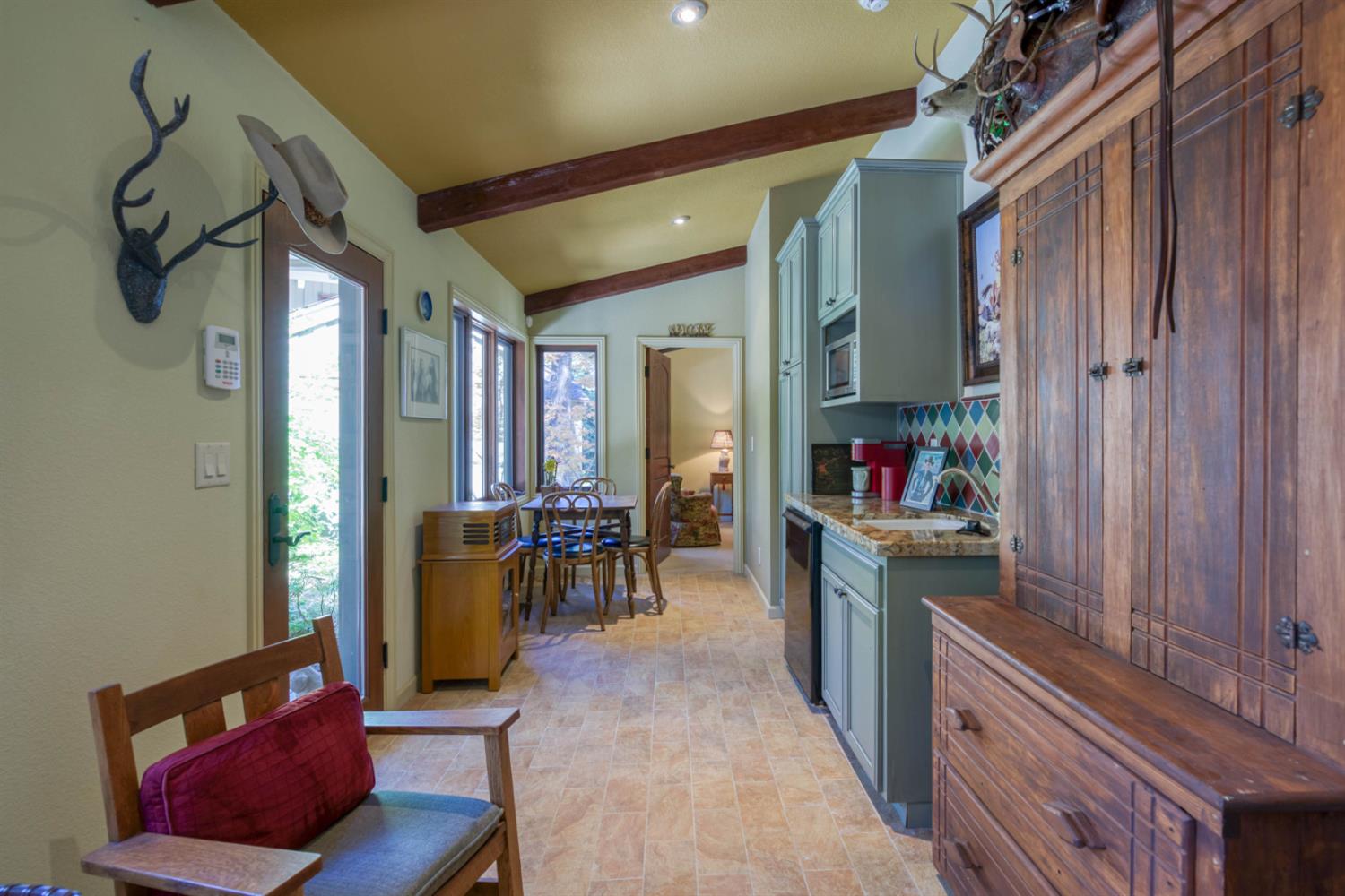 39155 Pitchwood Ln, Shaver Lake, CA 93664
