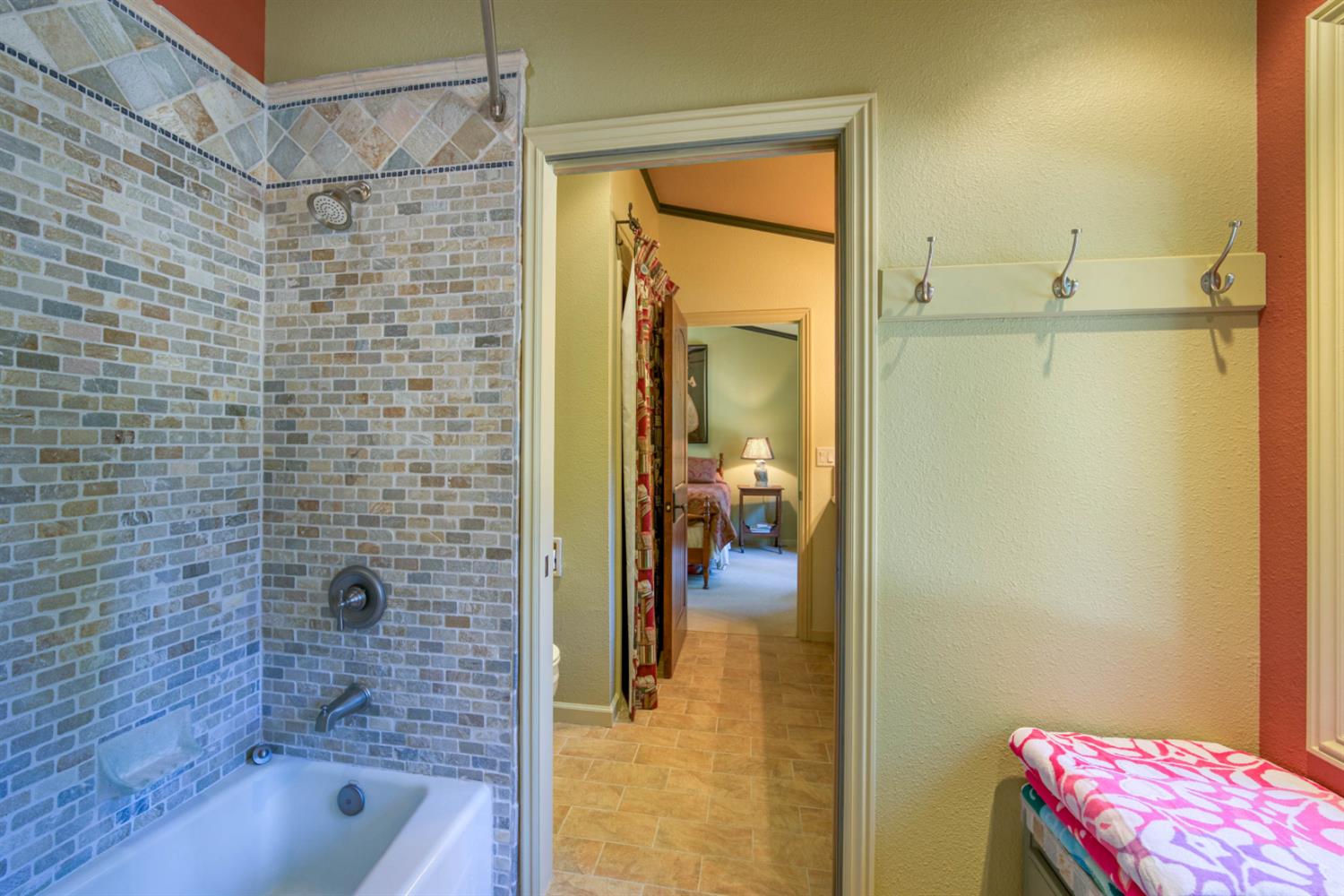 39155 Pitchwood Ln, Shaver Lake, CA 93664