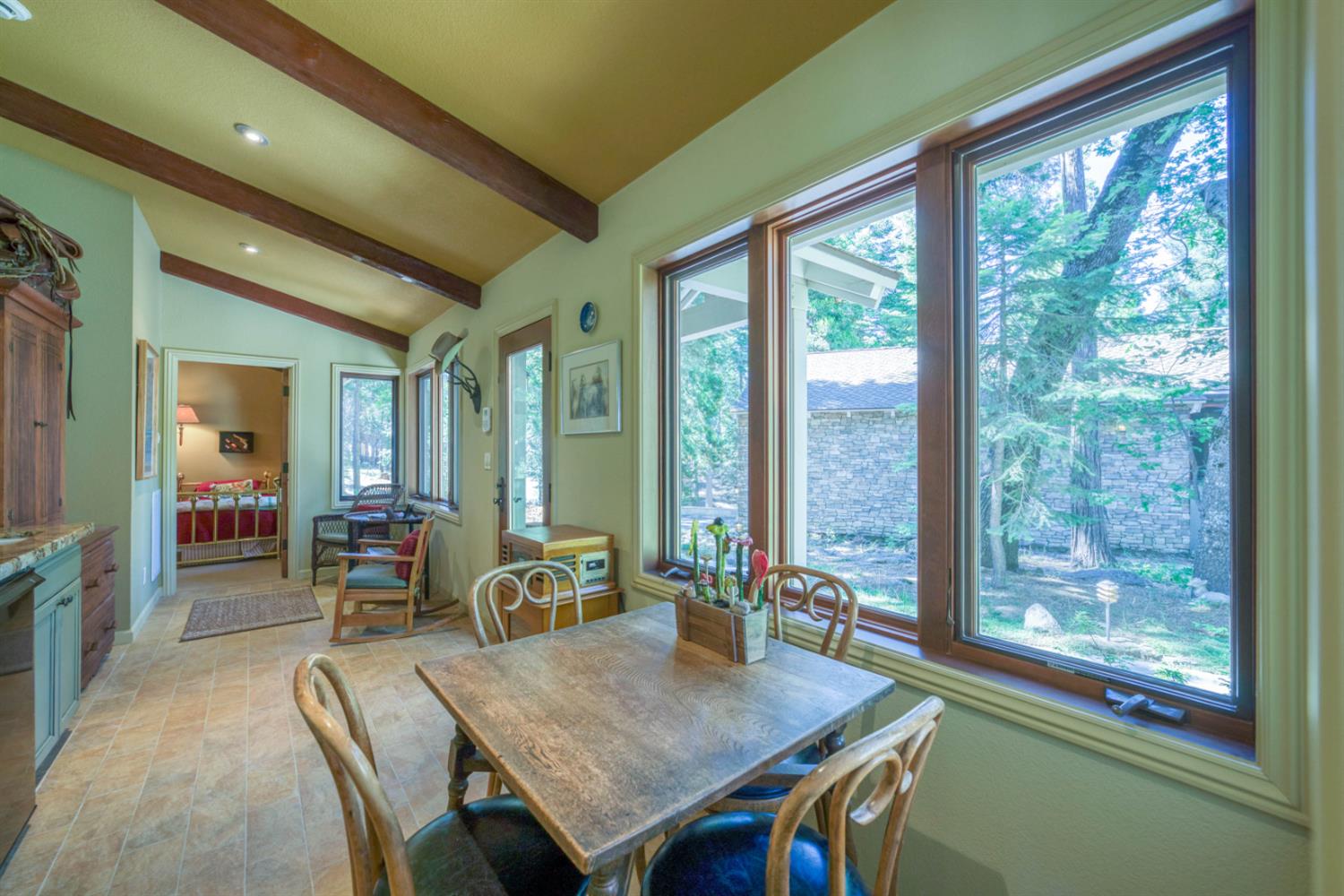 39155 Pitchwood Ln, Shaver Lake, CA 93664