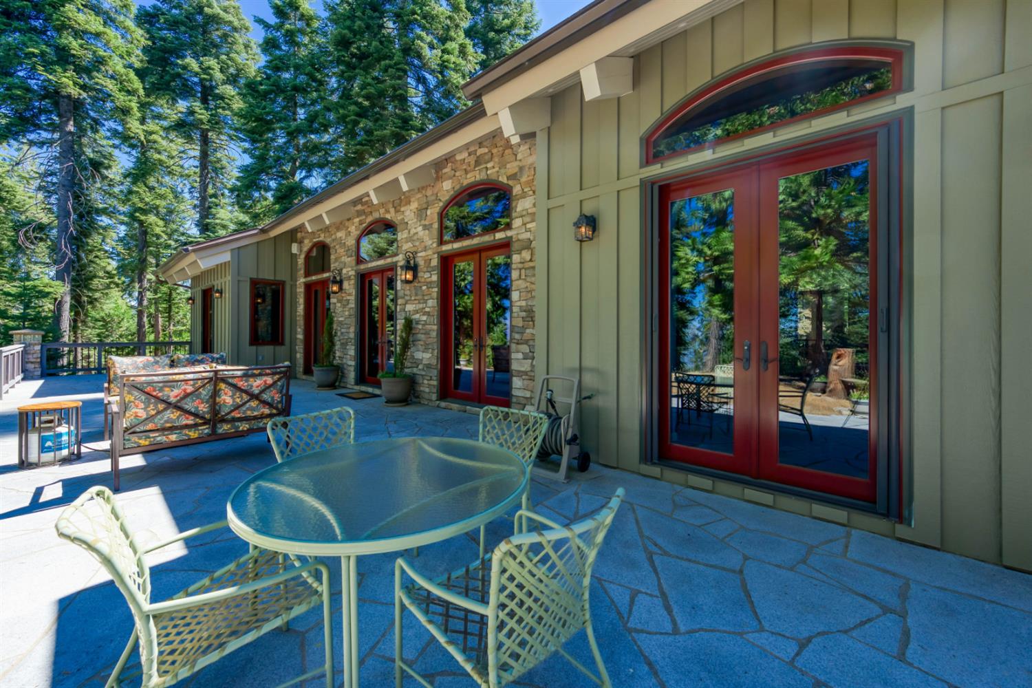 39155 Pitchwood Ln, Shaver Lake, CA 93664