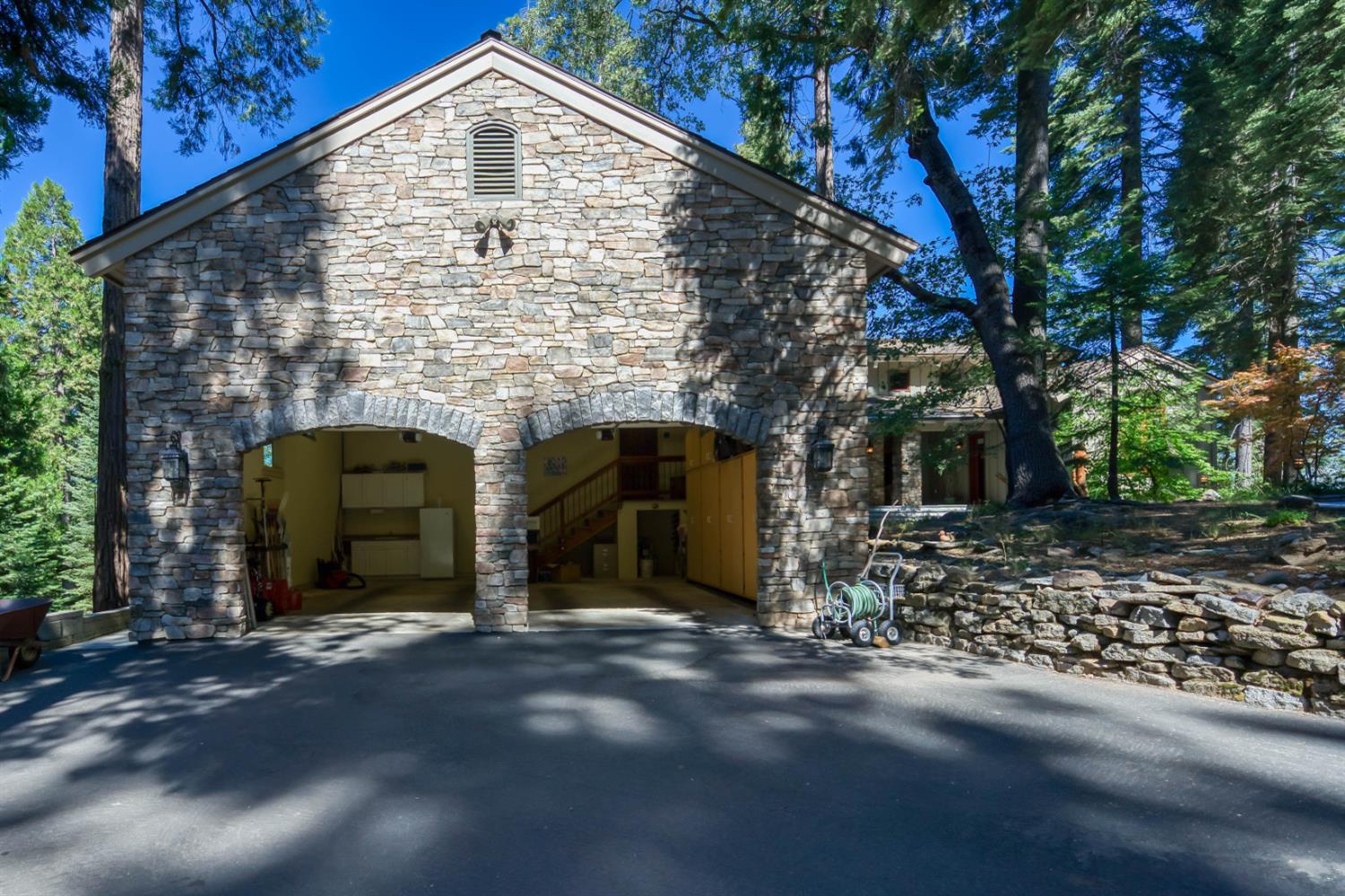 39155 Pitchwood Ln, Shaver Lake, CA 93664