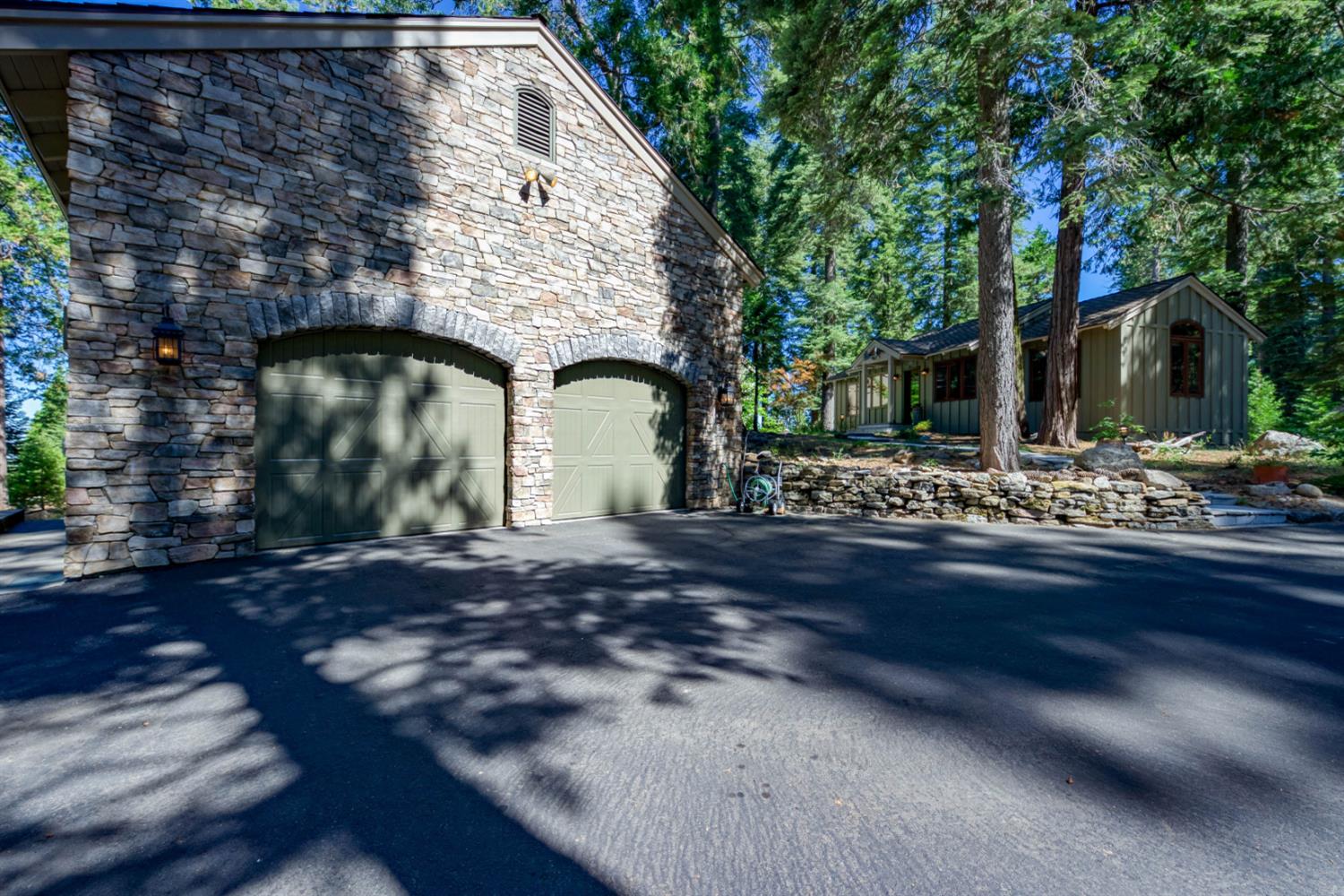 39155 Pitchwood Ln, Shaver Lake, CA 93664