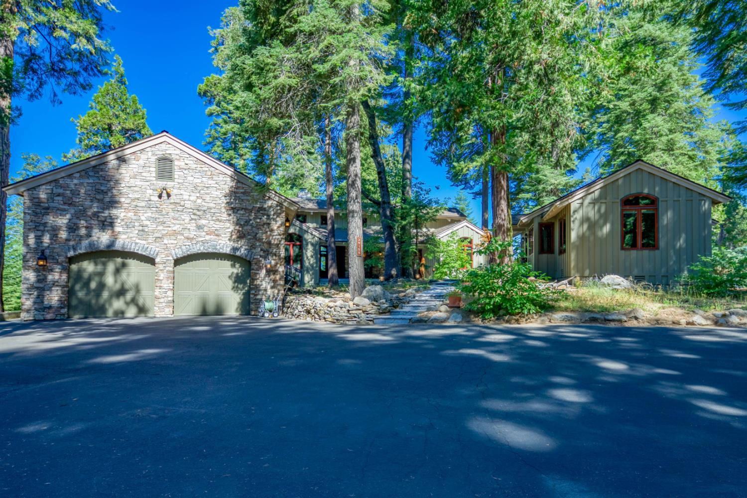 39155 Pitchwood Ln, Shaver Lake, CA 93664