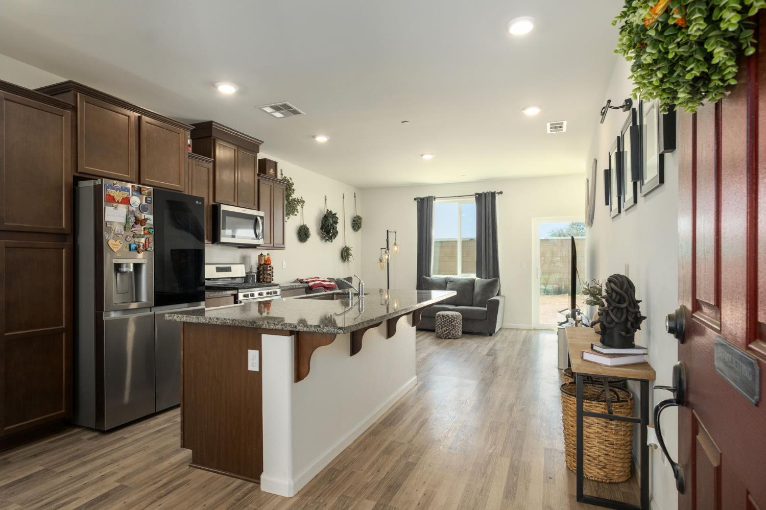 3233 E Mary Ave, Visalia, CA 93292